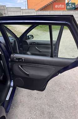 Хетчбек Volkswagen Golf 2003 в 