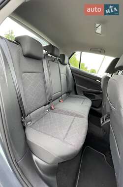 Хэтчбек Volkswagen Golf 2020 в 