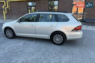 Універсал Volkswagen Golf 2010 в 