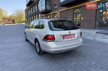 Універсал Volkswagen Golf 2010 в 