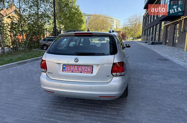 Універсал Volkswagen Golf 2010 в 