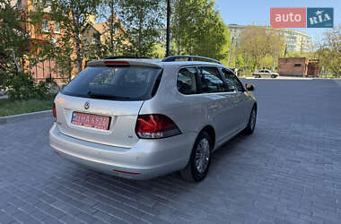 Універсал Volkswagen Golf 2010 в 
