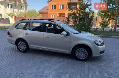 Універсал Volkswagen Golf 2010 в 