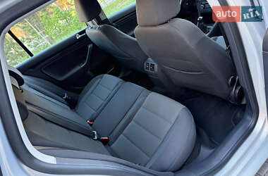 Універсал Volkswagen Golf 2010 в 