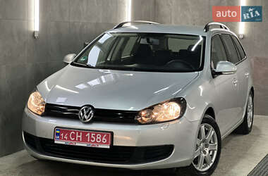 Універсал Volkswagen Golf 2010 в 