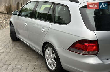 Універсал Volkswagen Golf 2010 в 