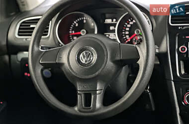 Універсал Volkswagen Golf 2010 в 
