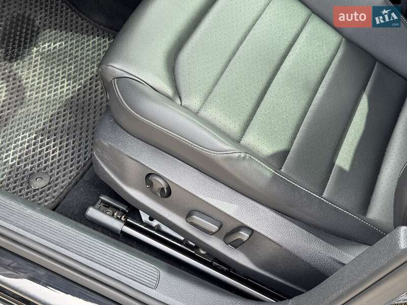 Універсал Volkswagen Golf 2015 в Києві
