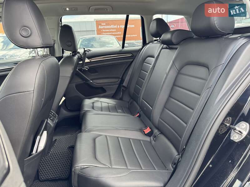 Універсал Volkswagen Golf 2015 в Києві