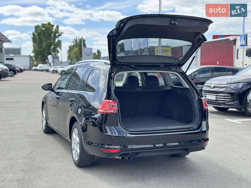 Універсал Volkswagen Golf 2015 в Києві