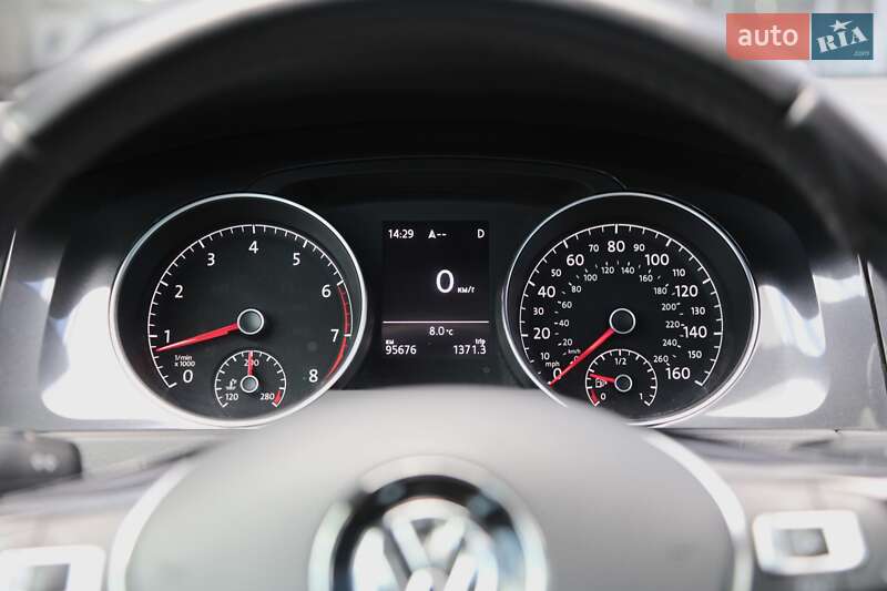 Хетчбек Volkswagen Golf 2018 в Києві