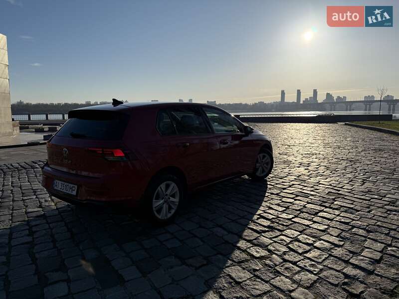Хэтчбек Volkswagen Golf 2021 в Киеве