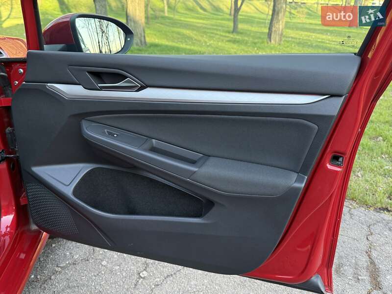 Хэтчбек Volkswagen Golf 2021 в Киеве