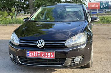 Хэтчбек Volkswagen Golf 2009 в 