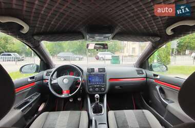 Хетчбек Volkswagen Golf 2008 в 