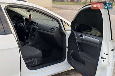 Універсал Volkswagen Golf 2014 в 