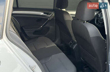 Універсал Volkswagen Golf 2014 в 