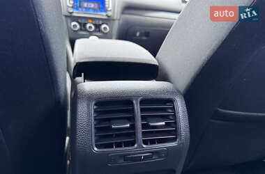 Хетчбек Volkswagen Golf 2010 в 