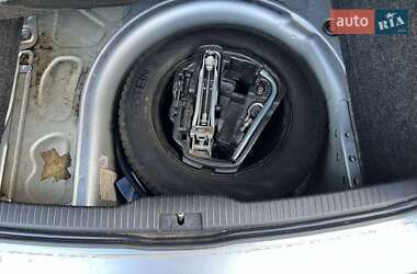 Хетчбек Volkswagen Golf 2001 в 