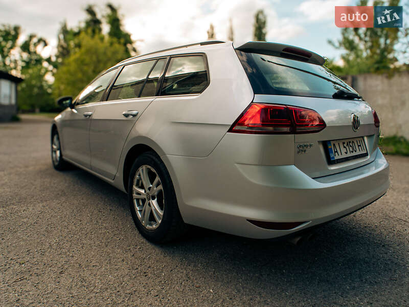 Універсал Volkswagen Golf 2015 в Києві