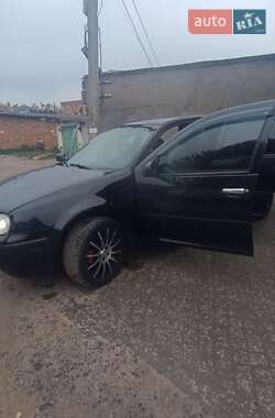 Хэтчбек Volkswagen Golf 1998 в 
