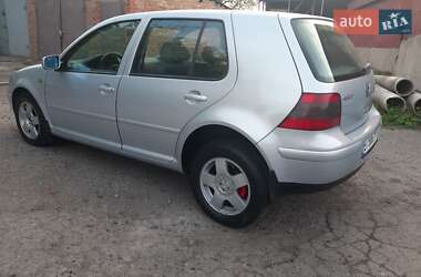 Хэтчбек Volkswagen Golf 1998 в 