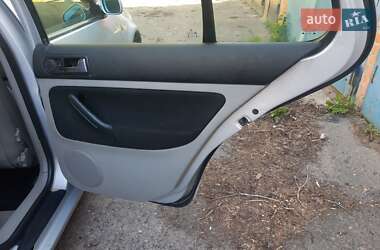 Хэтчбек Volkswagen Golf 1998 в 