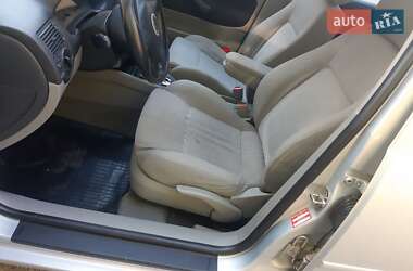 Хэтчбек Volkswagen Golf 1998 в 