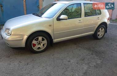 Хэтчбек Volkswagen Golf 1998 в 