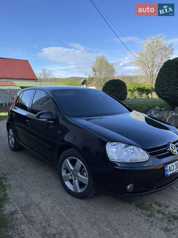 Хэтчбек Volkswagen Golf 2008 в Перечине