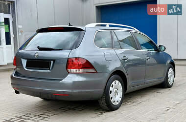 Універсал Volkswagen Golf 2012 в 