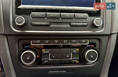 Універсал Volkswagen Golf 2012 в 