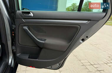 Універсал Volkswagen Golf 2012 в 