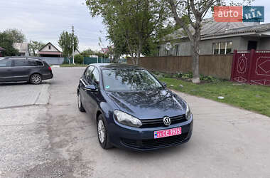 Хетчбек Volkswagen Golf 2010 в 