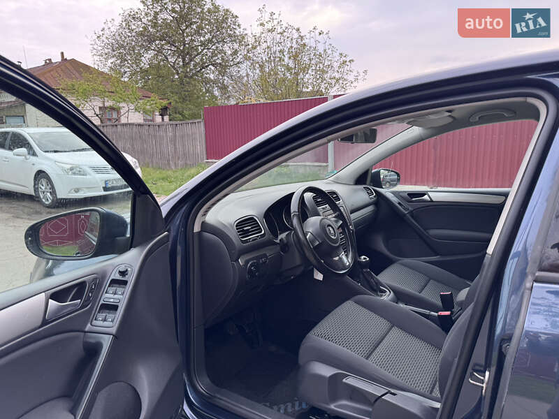 Хэтчбек Volkswagen Golf 2010 в Звенигородке