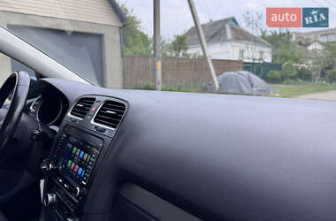 Хетчбек Volkswagen Golf 2010 в 