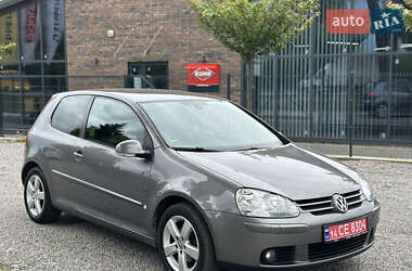Хэтчбек Volkswagen Golf 2008 в 