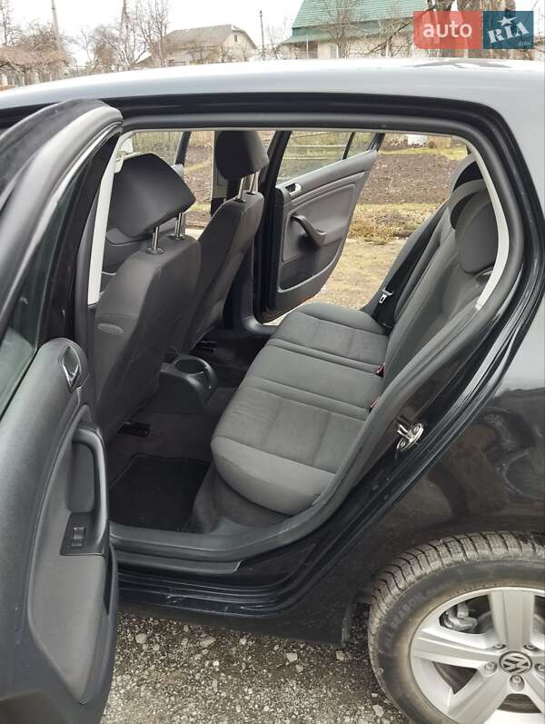 Хетчбек Volkswagen Golf 2004 в Збаражі