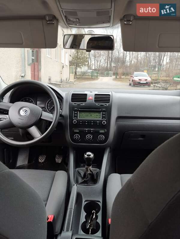 Хетчбек Volkswagen Golf 2004 в Збаражі