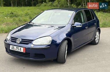 Хетчбек Volkswagen Golf 2004 в 