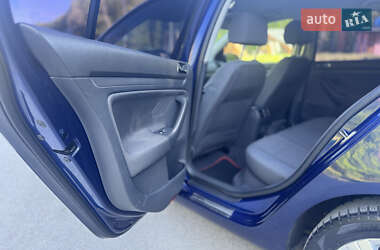 Хетчбек Volkswagen Golf 2004 в 