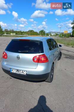 Хэтчбек Volkswagen Golf 2005 в 