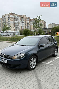 Хетчбек Volkswagen Golf 2010 в 