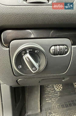 Хетчбек Volkswagen Golf 2010 в 