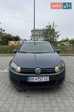 Хетчбек Volkswagen Golf 2010 в 
