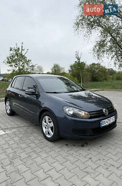 Хетчбек Volkswagen Golf 2010 в 