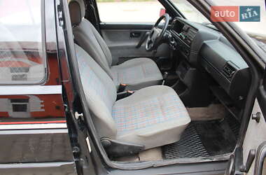 Хэтчбек Volkswagen Golf 1988 в 