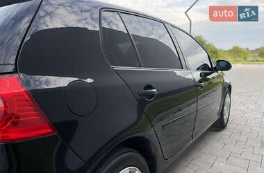 Хэтчбек Volkswagen Golf 2008 в 