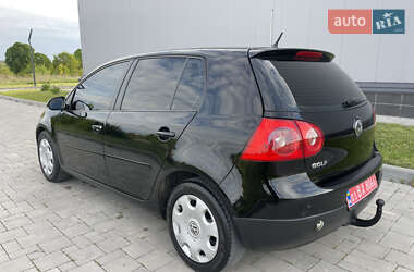 Хэтчбек Volkswagen Golf 2008 в 