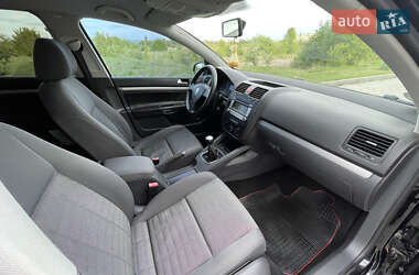 Хэтчбек Volkswagen Golf 2008 в 